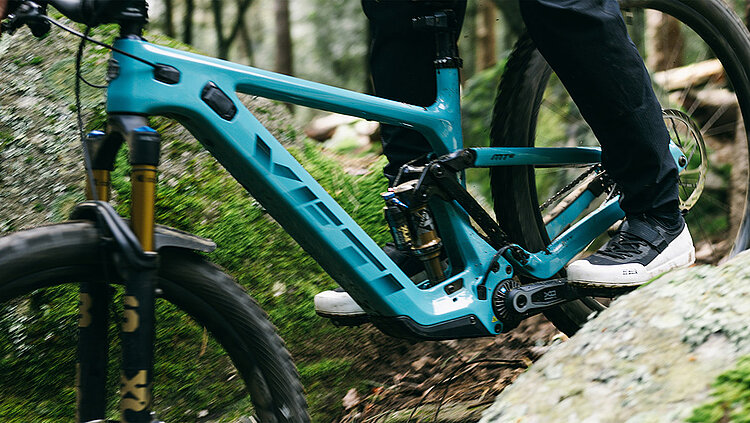 Yeti mountain bike on the trail